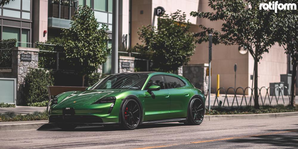 Porsche Taycan Rotiform BTL